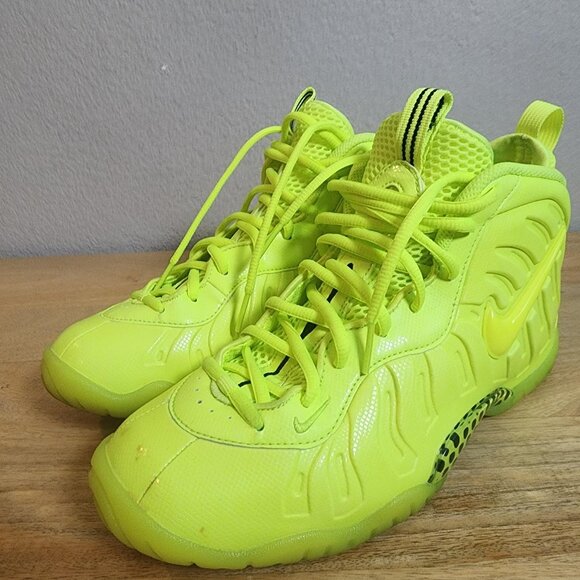Nike Little Posite One Shoes Youth Size 7Y Volt Neon Yellow CW1593-707 - Picture 6 of 12